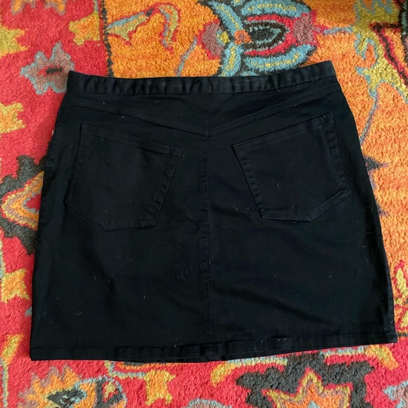 Express Jeans Black Stretch Mini Skirt - Picture 2 of 6